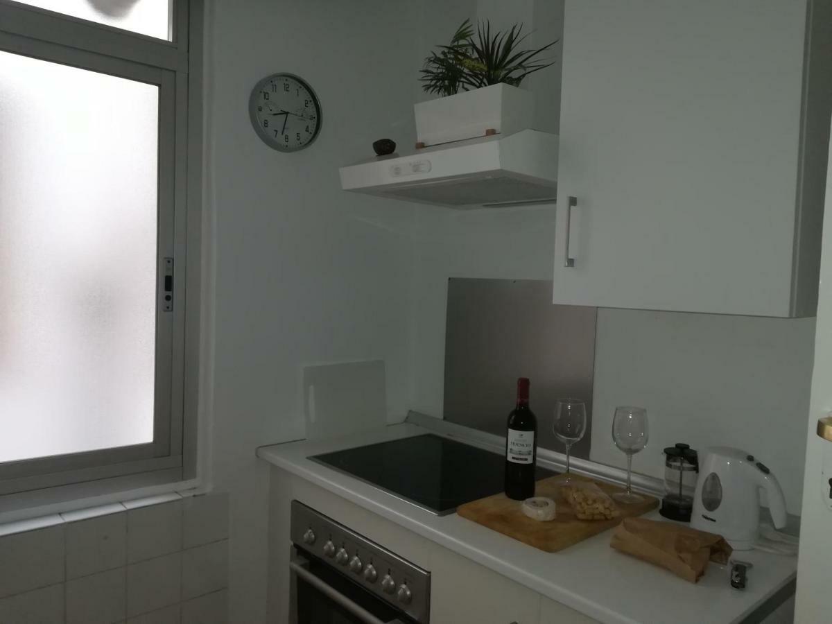 Nice Apartment In The Center Of Гранада Екстериор снимка