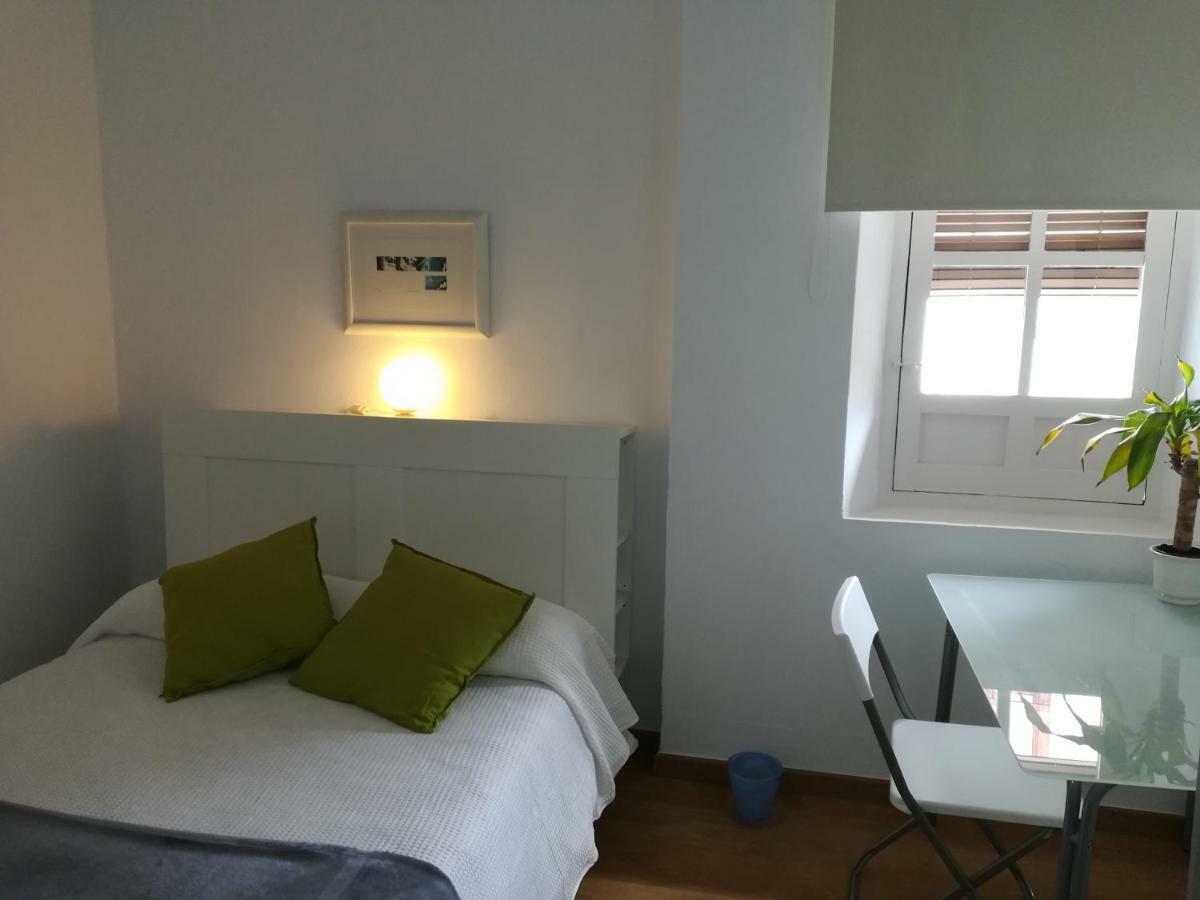 Nice Apartment In The Center Of Гранада Екстериор снимка